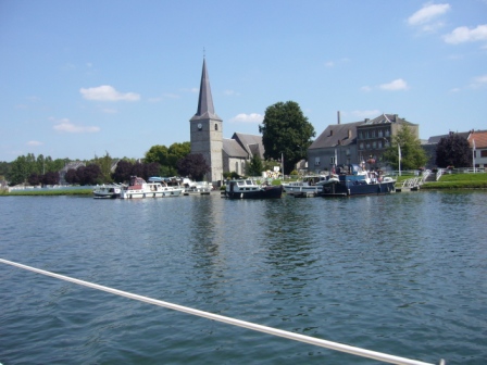 Le port de plaisance de Givet