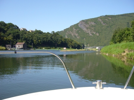 L'écluse dOrzy et son  barrage