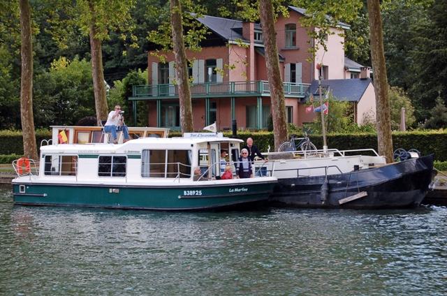 La Marfe au quai Van Geert prte pour le dpart