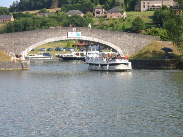 Entre dans le port de l'Herms