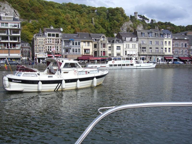 Dinant le port