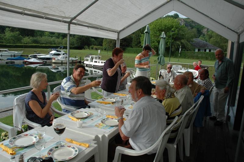 La table  l'apro