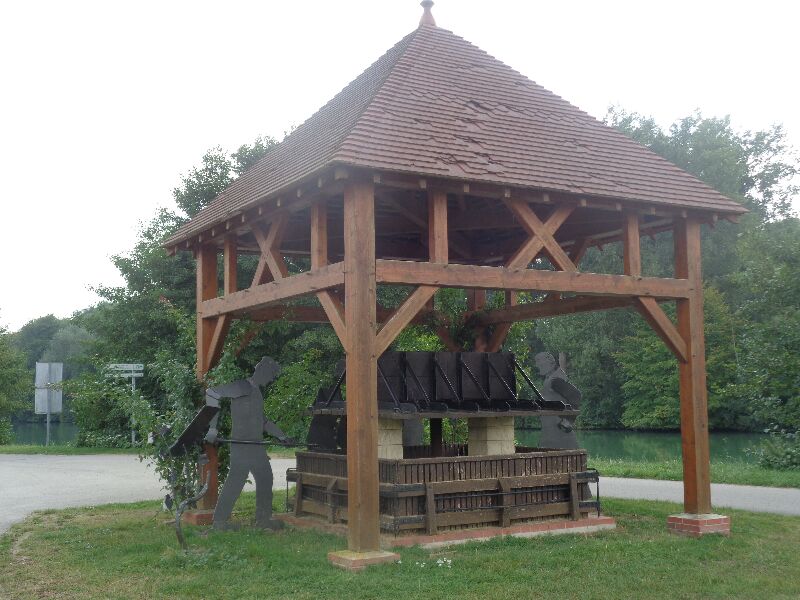 Sculptures mtalques sur la vigne