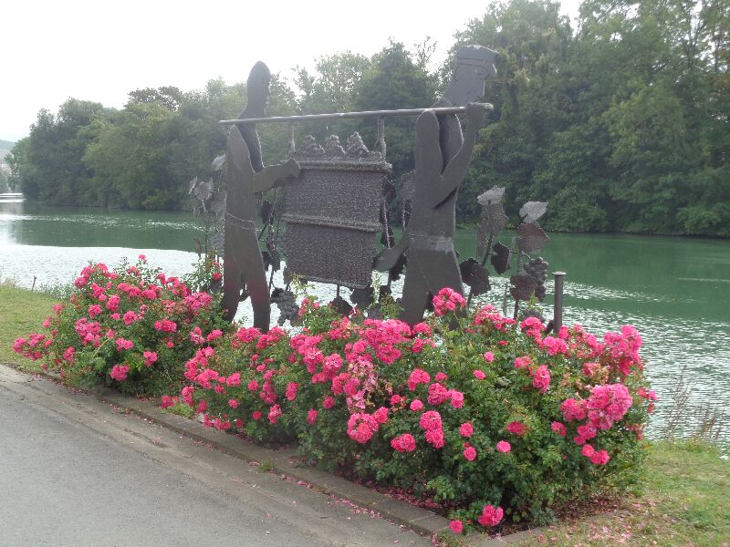 Sculptures mtalques sur la vigne