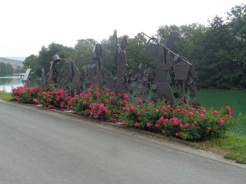Sculptures mtalques sur la vigne