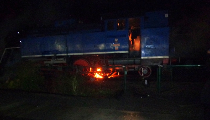 le train refait le plein d'eau et de charbon